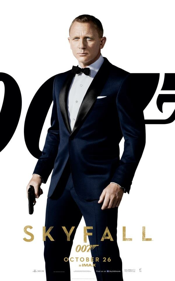 James Bond w smokingu