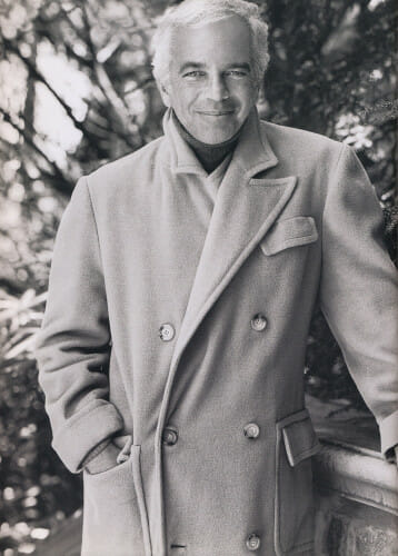 Sławny projektant Ralph Lauren w płaszczu polo