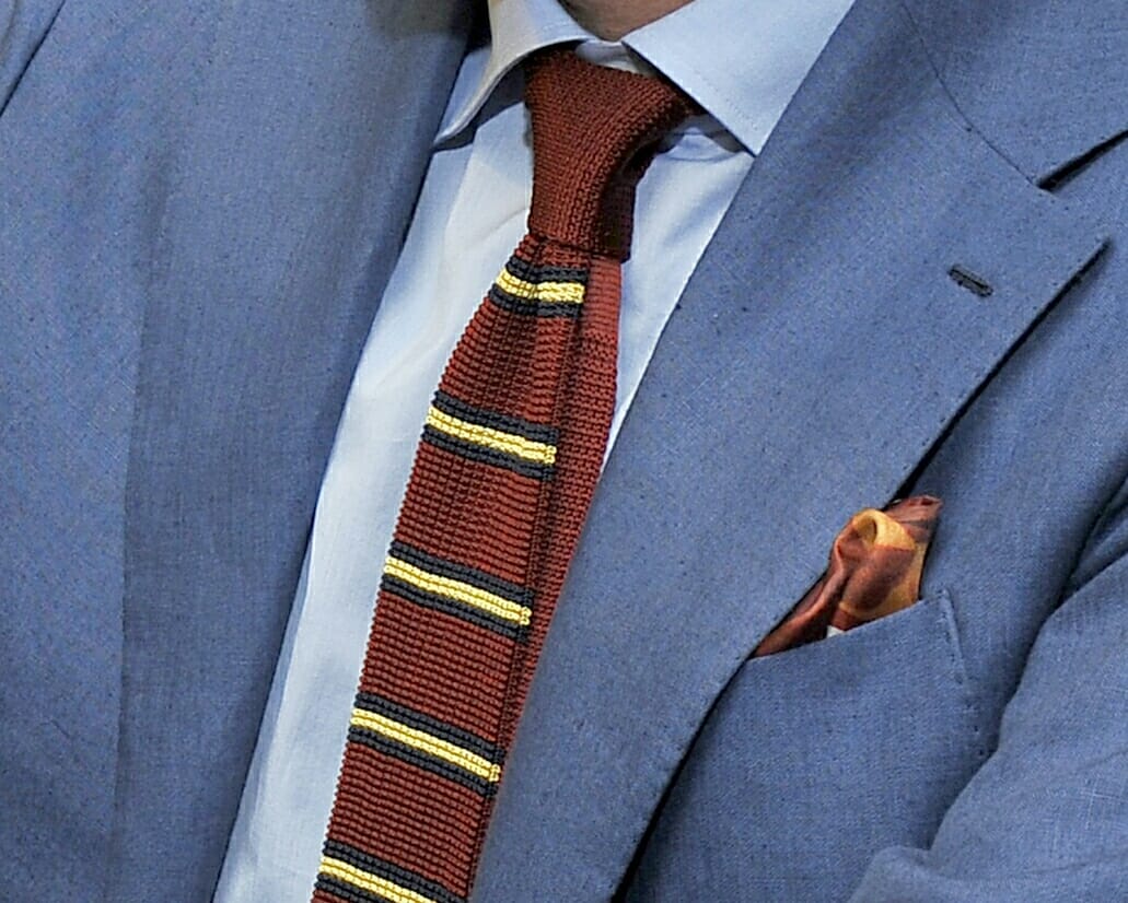 bordowy krawat knit w paski