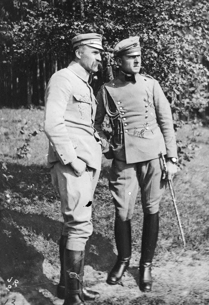 Józef_Piłsudski_wraz_z_swoim_adiutantem_Bolesławem_Wieniawą-Długoszowskim_(1916)