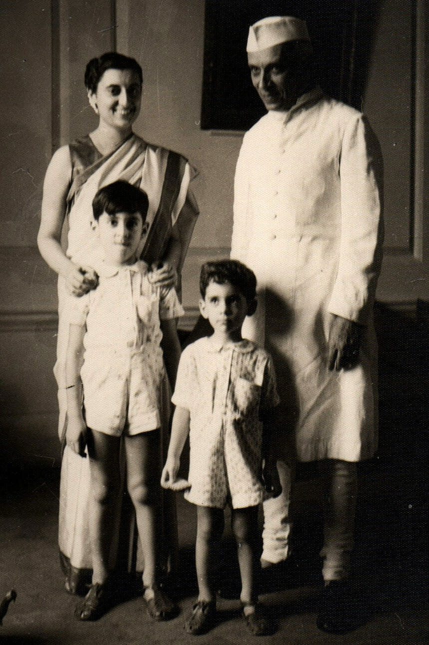 Indira_Gandhi,_Jawaharlal_Nehru,_Rajiv_Gandhi_and_Sanjay_Gandhi