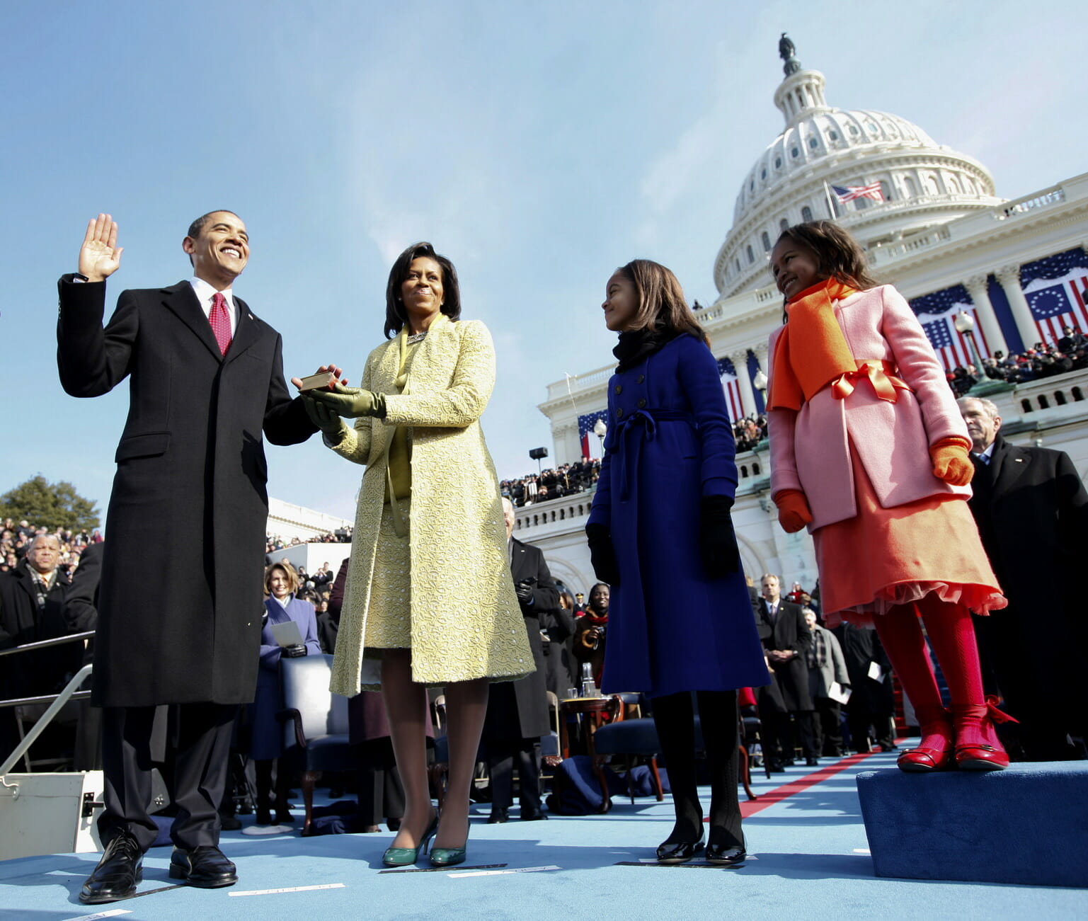 Obama-outside-with-overcoat-in-2009