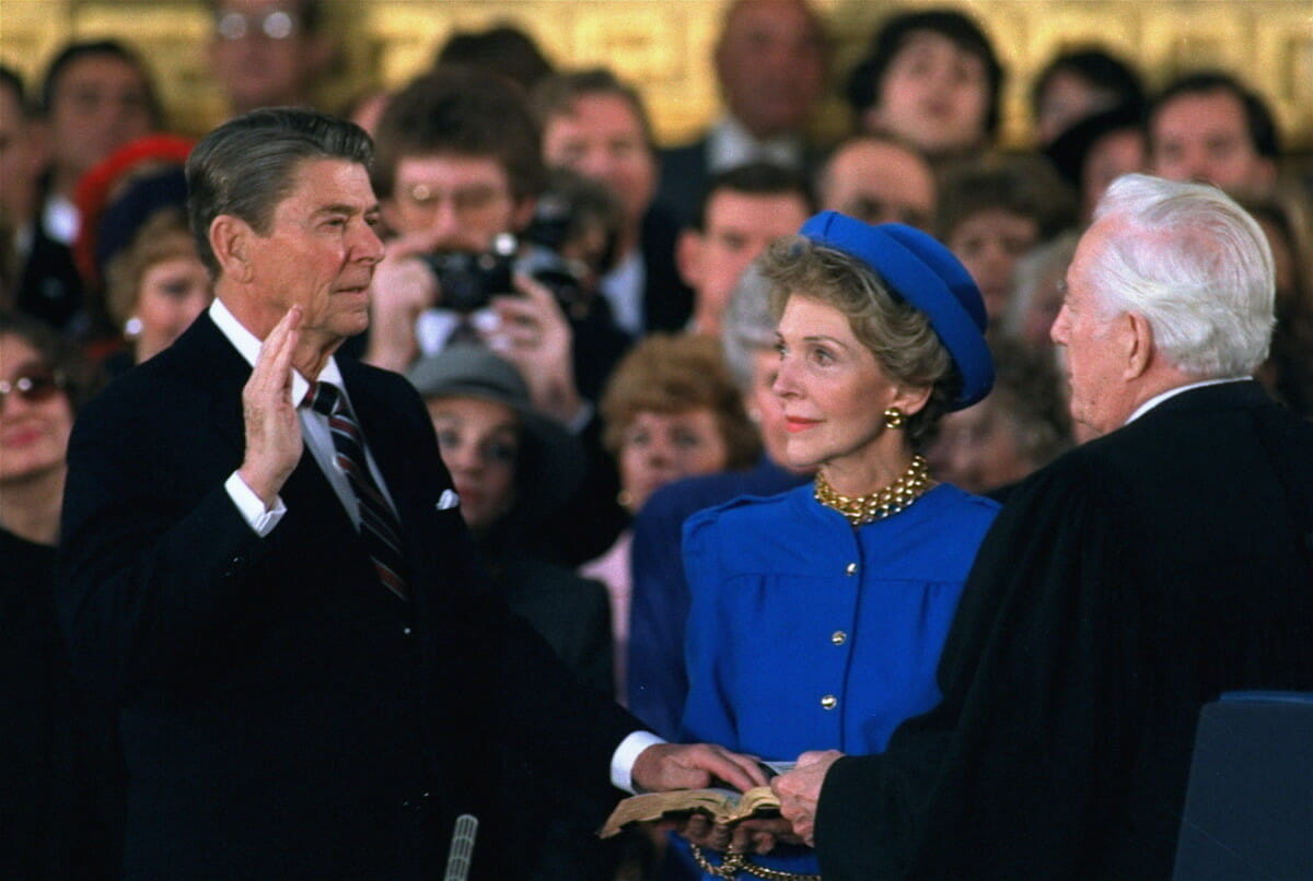 Reagan-Inauguration-1985-in-suit-with-double-cuff-shirt-and-red-striped-tie
