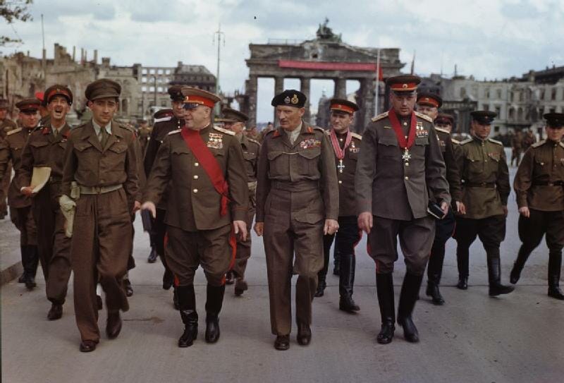 Allies_at_the_Brandenburg_Gate,_1945