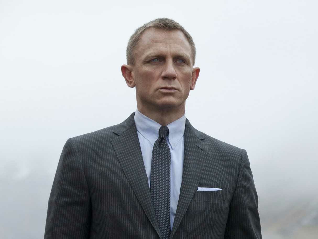 7 wyjątkowych koszul Jamesa Bonda