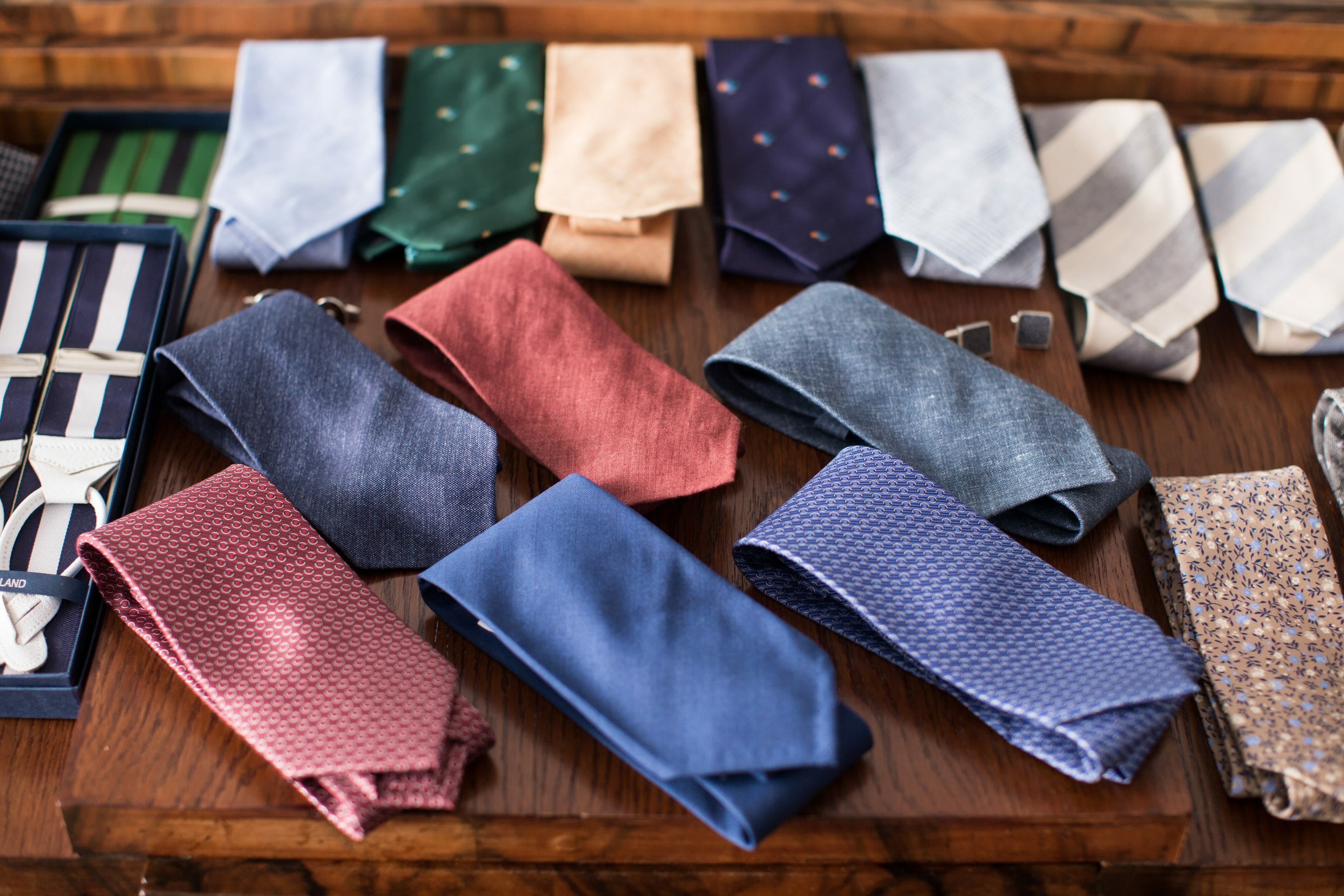 kolekcja krawatów z lnu 