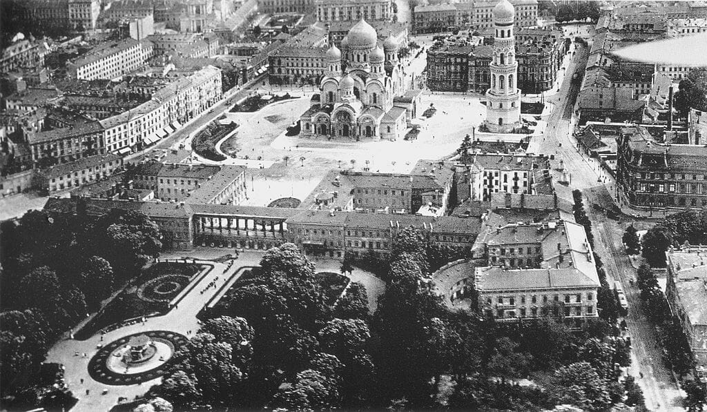 1 Rok 1919, Ogród Saski, Pałac i sobór Aleksandra Newskiego