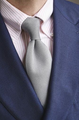 szary krawat