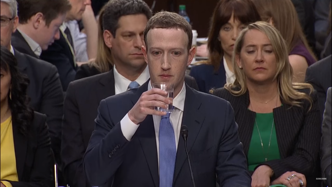 Mark Zuckerberg niebieski krawat